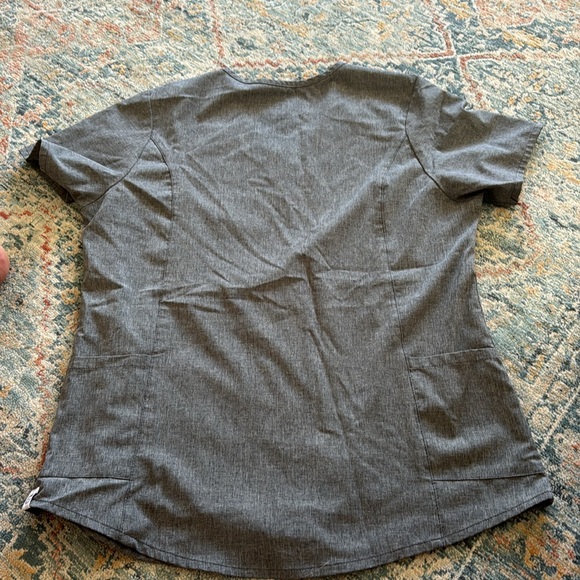 wonderwink renew womens modern fit grey heather scrub top - Picture 3 of 3